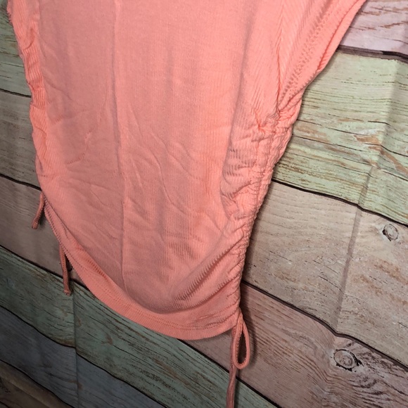 Rue21 Cute Coral Top - Picture 3 of 4